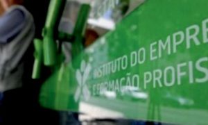 Inscritos no desemprego registado queda pelo 8.º mês consecutivo